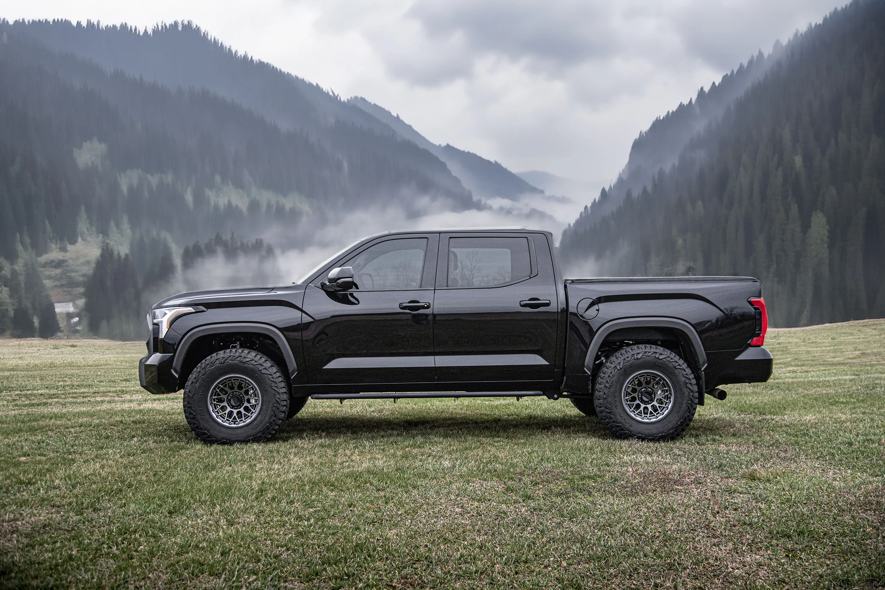 3 Inch Lift Kit | FOX 2.5 Performance Elite Series | Toyota Tundra (22-26) 4WD - Image 3