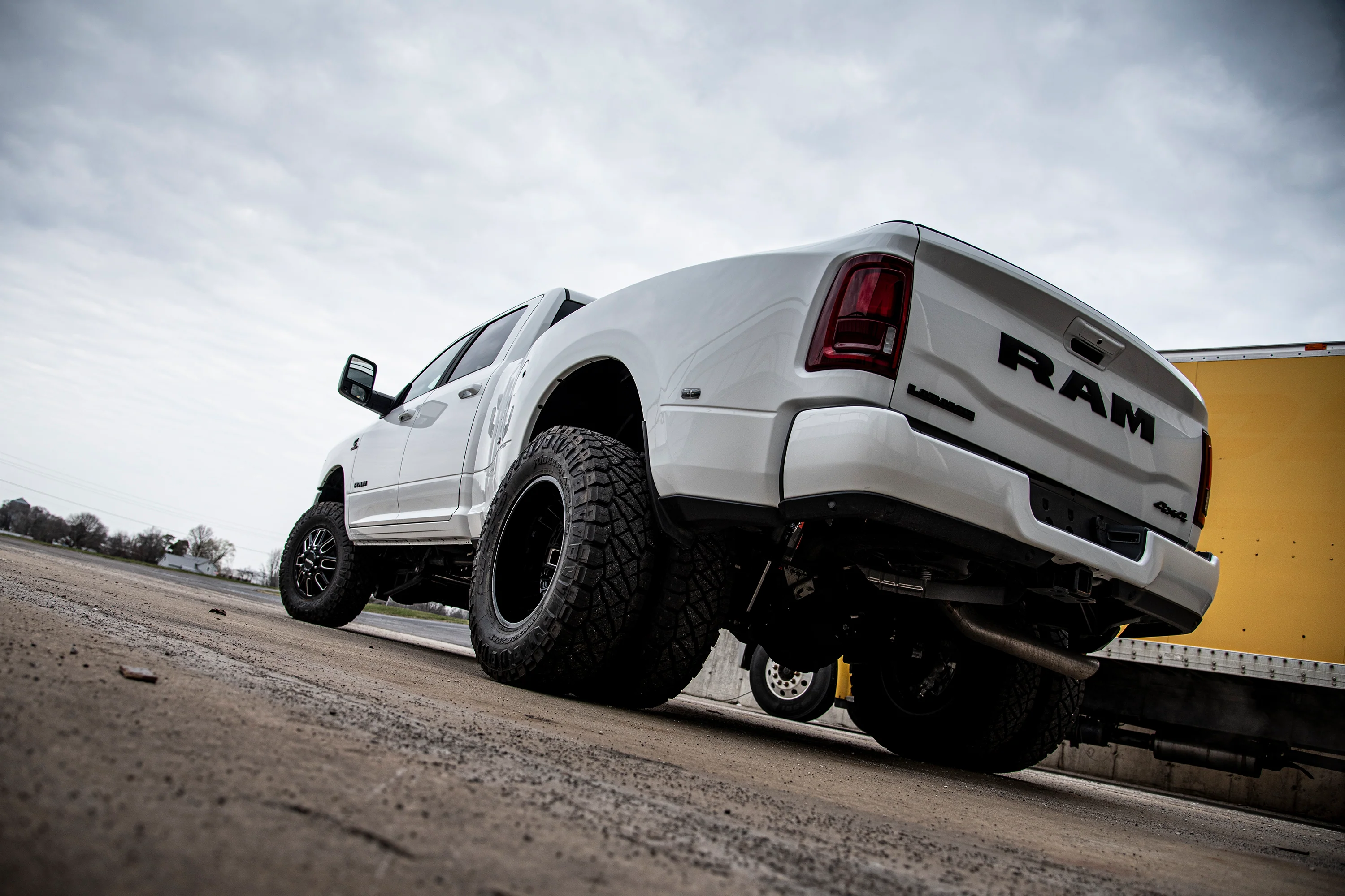 3 Inch Lift Kit w/ Radius Arm | Ram 3500 (25-26) 4WD | Diesel - Image 4