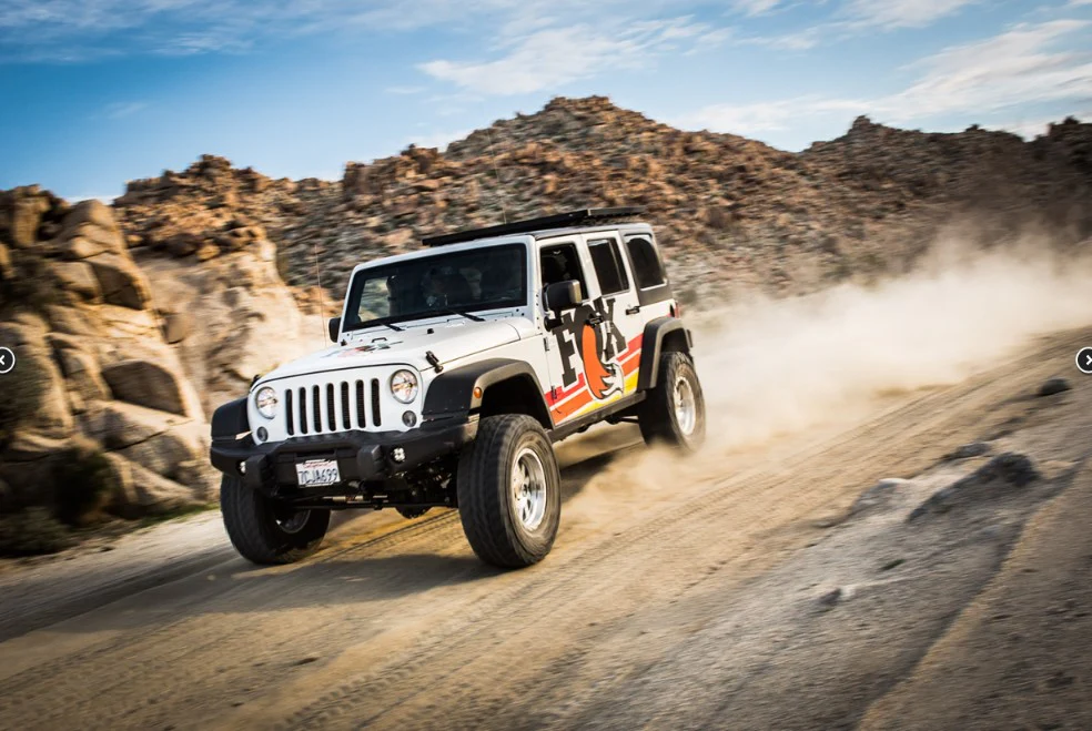 FOX 2.5 Front Shocks w/ DSC Reservoir | 4.5-6 Inch Lift | Performance Elite Series | Jeep Wrangler JK  (07-18) - Image 4